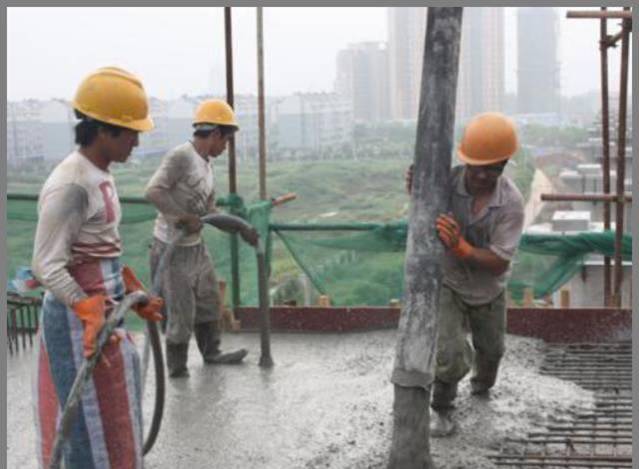 混凝土這樣施工，沒(méi)有蜂窩麻面、不爛根，還能間接縮短工期！