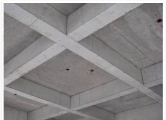 混凝土這樣施工，沒(méi)有蜂窩麻面、不爛根，還能間接縮短工期！