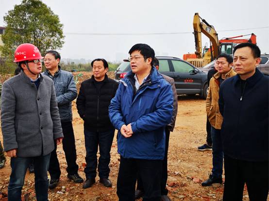 說(shuō)明: E:\共享文件夾\禾河大道路堤結(jié)合改造工程施工2標(biāo)段\項(xiàng)目進(jìn)度圖片\領(lǐng)導(dǎo)檢查\2019.2.25水利廳廖瑞釗防汛檢查\未標(biāo)題-1.jpg